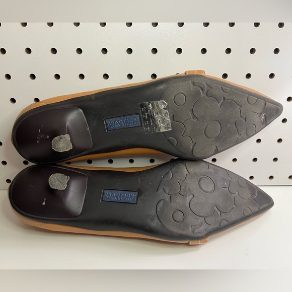 Kenneth Cole Reaction Tan Leather Kitten Heels Y2K White Contrast Stitching 7.5 - Picture 12 of 16